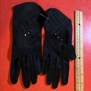 Vintage Elegant Black Gloves with Beaded Detail